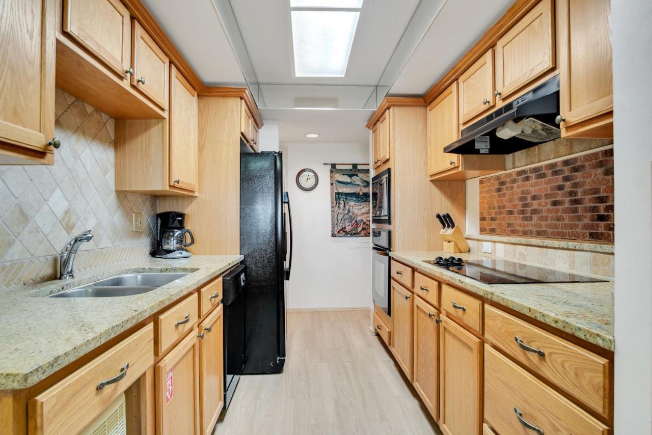Ocean Bound Ocean Sounds In This 2 Bedroom 2 Bath Den Port Aransas Exterior photo